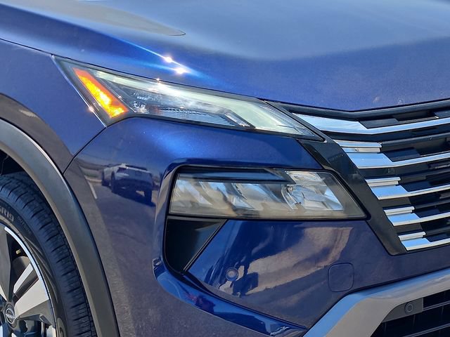 Used 2025 Nissan Rogue SL AWD/4WD image 8