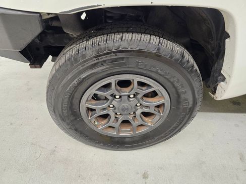 Used 2012 Toyota Tacoma 4x4 Double Cab w/ TRD Off-Road Pkg image 10