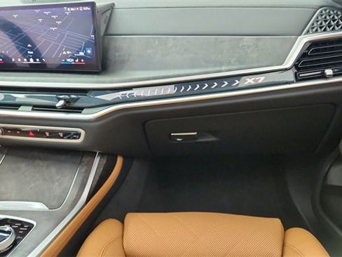 Used 2025 BMW X7 xDrive40i w/ M Sport Package image 40