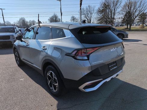 Used 2023 Kia Sportage LX image 5
