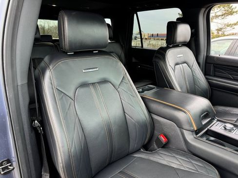 Certified 2023 Ford Expedition Platinum image 22
