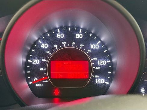 Used 2018 Kia Soul + FWD image 13