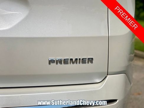 Used 2022 Chevrolet Traverse Premier AWD/4WD image 13