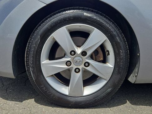 Used 2011 Hyundai Elantra GLS w/ Preferred Equipment Pkg 3 FWD image 9