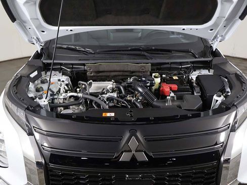 New 2026 Mitsubishi Outlander LE FWD image 18