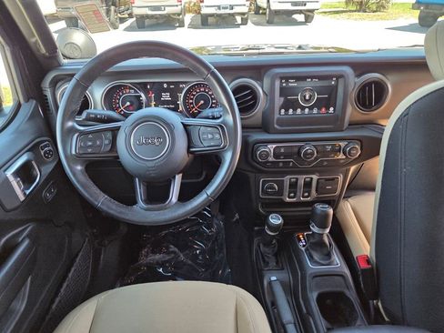 Used 2019 Jeep Wrangler Sport image 12