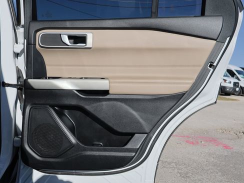 Certified 2022 Ford Explorer XLT w/ Equipment Group 202A image 35