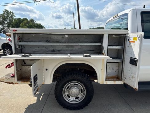 Used 2015 Ford F250 XL w/ Power Equipment Group AWD/4WD image 19