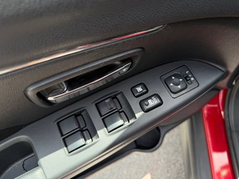 Used 2025 Mitsubishi Outlander Sport LE AWD/4WD image 16