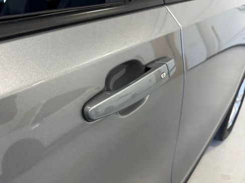 Used 2023 GMC Terrain SLE w/ Driver Convenience Package AWD/4WD image 16