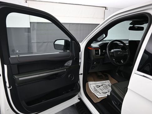 Used 2022 Ford Expedition Timberline image 9