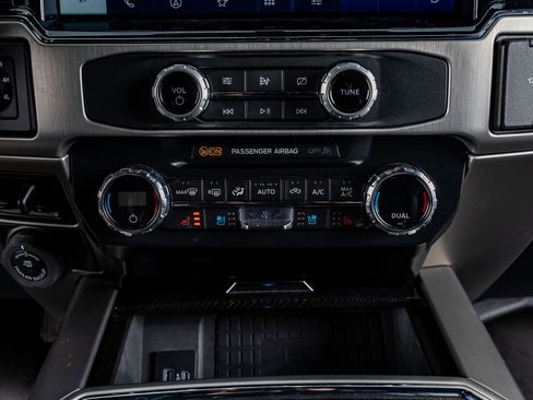 Used 2022 Ford F350 Platinum image 26