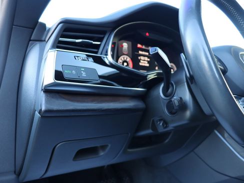 Used 2019 Audi Q8 Premium Plus w/ Premium Plus image 27