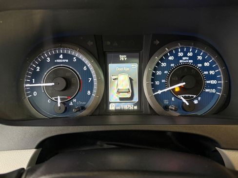 Used 2017 Toyota Sienna XLE w/ XLE Navigation Package AWD/4WD image 11