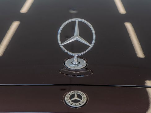 Used 2023 Mercedes-Benz S 500 4MATIC w/ AMG Line image 5