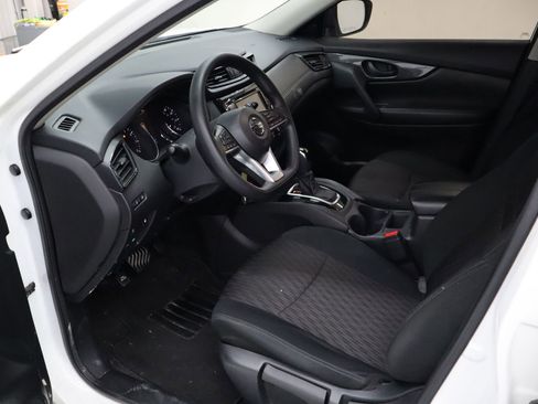 Used 2020 Nissan Rogue S image 22