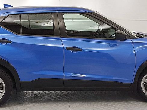 Used 2023 Nissan Kicks S FWD image 2
