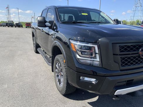 Used 2023 Nissan Titan PRO-4X AWD/4WD image 15