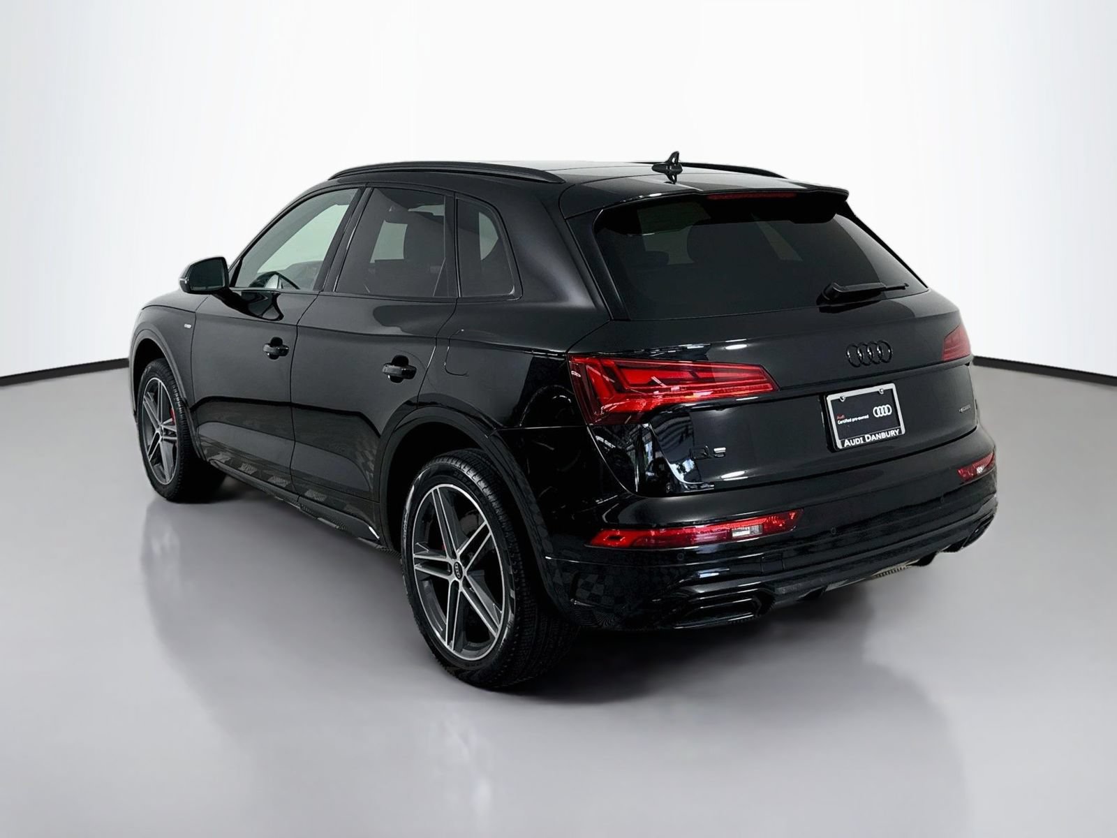 Certified 2024 Audi Q5 e Premium Plus AWD/4WD image 3