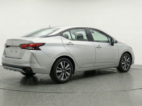 Used 2025 Nissan Versa SV FWD image 9