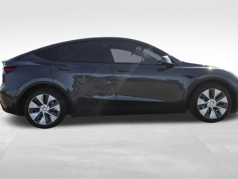 Used 2021 Tesla Model Y Long Range AWD/4WD image 4