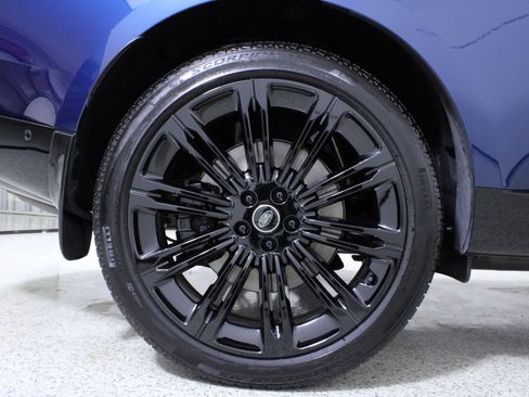 Used 2025 Land Rover Range Rover Autobiography image 8