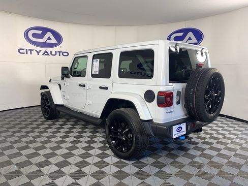 Used 2022 Jeep Wrangler Unlimited Sahara w/ Cold Weather Group image 5