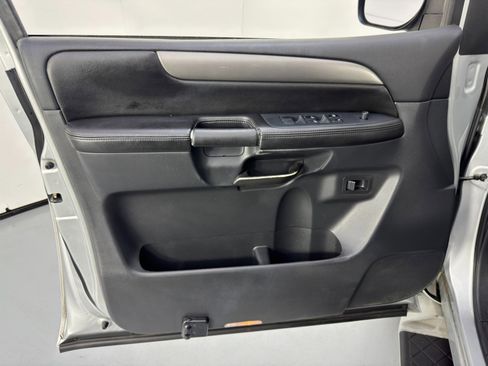 Used 2013 Nissan Armada SV image 35