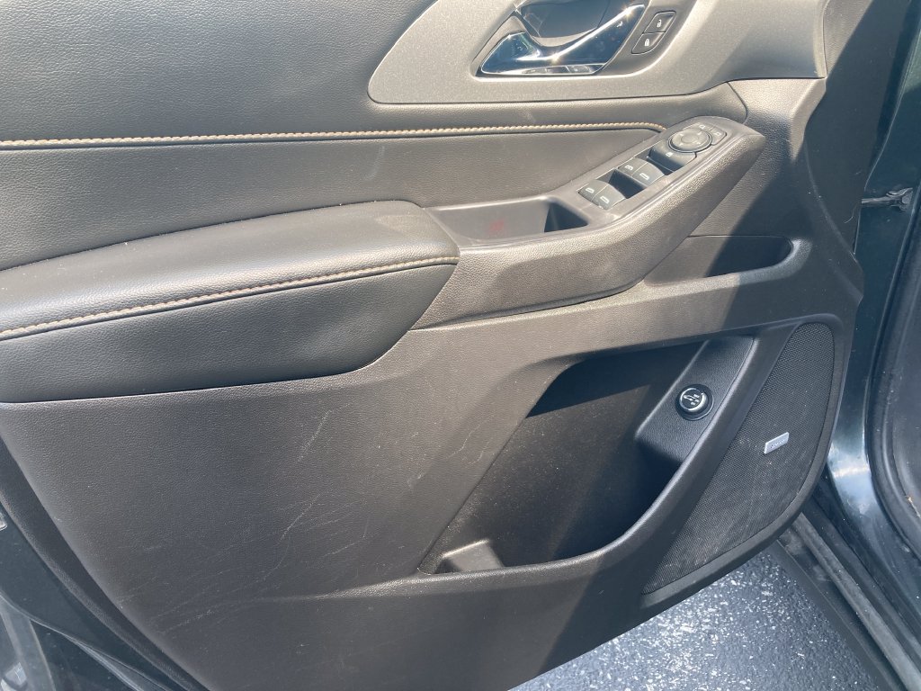 Used 2021 Chevrolet Traverse RS w/ LPO, Floor Liner Package AWD/4WD image 13