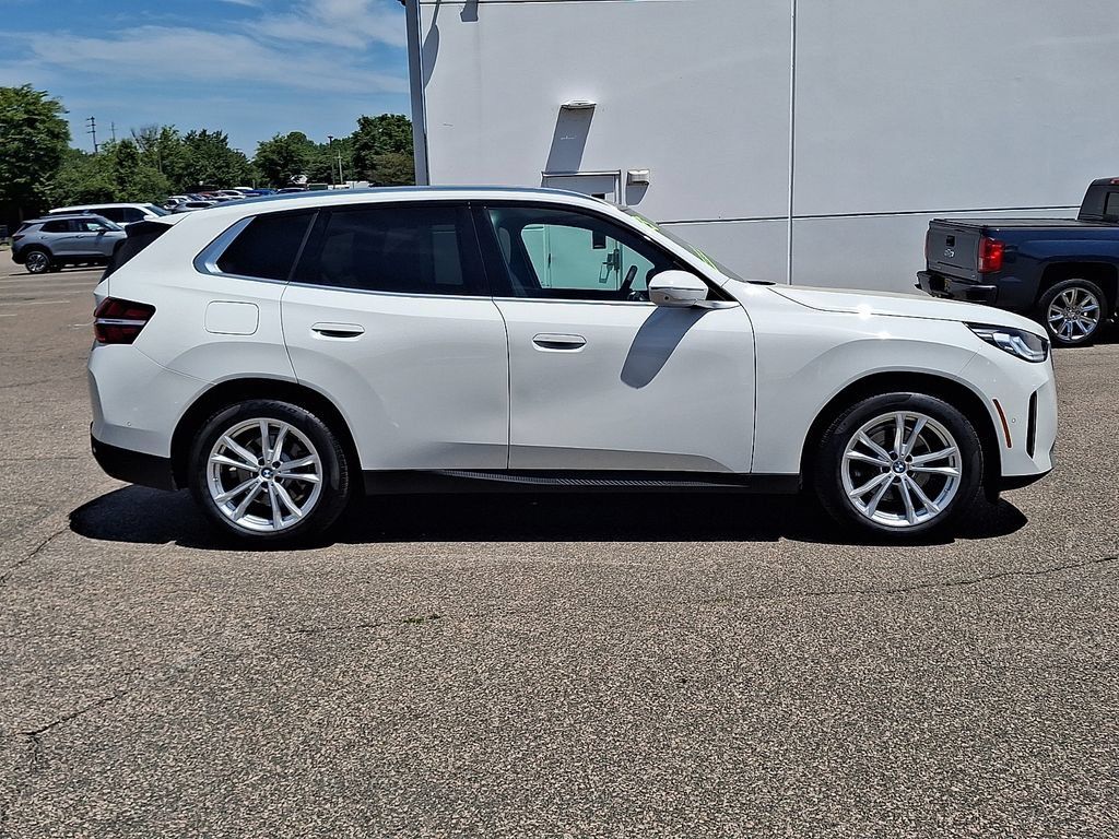 Used 2025 BMW X3 xDrive30i w/ Premium Package AWD/4WD image 10