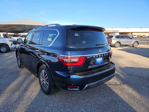 Used 2022 Nissan Armada SL w/ Captain's Chairs Package image 6
