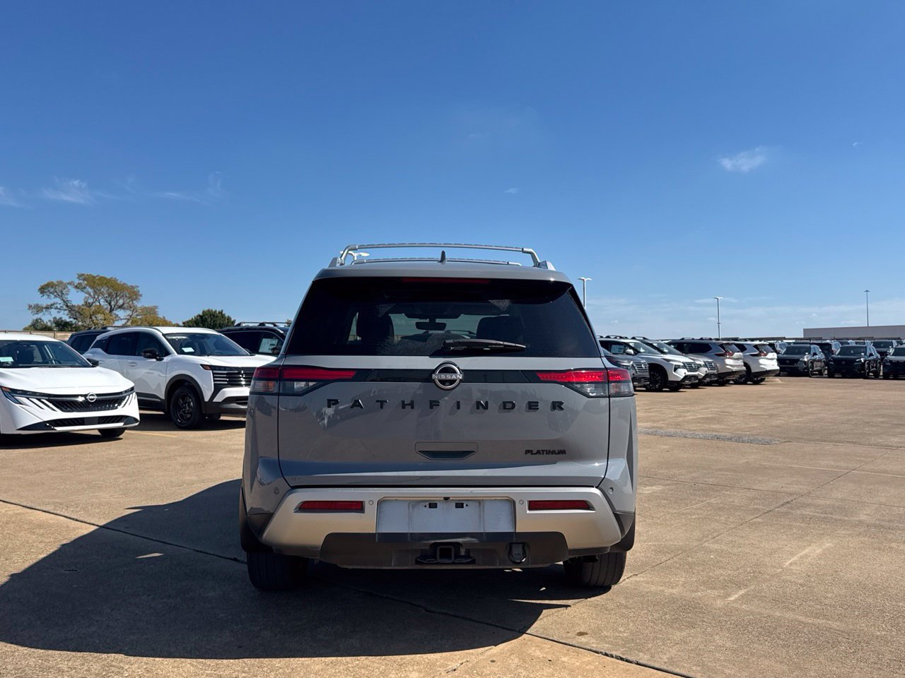 Used 2024 Nissan Pathfinder Platinum FWD image 24