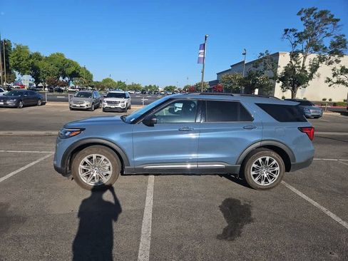 Used 2025 Ford Explorer Active w/ Active Comfort Package AWD/4WD image 4