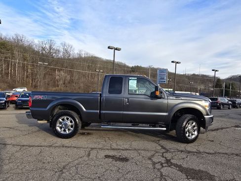 Used 2015 Ford F250 Lariat w/ Lariat Interior Package image 12
