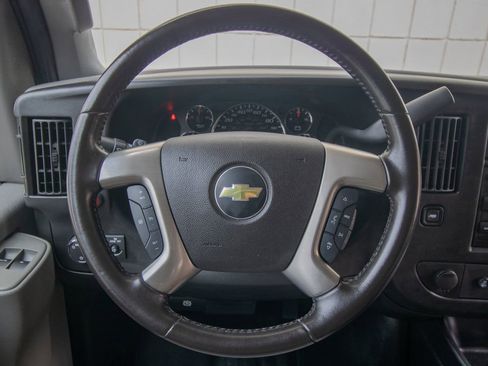 Used 2017 Chevrolet Express 3500 LT w/ LT Preferred Equipment Group image 25