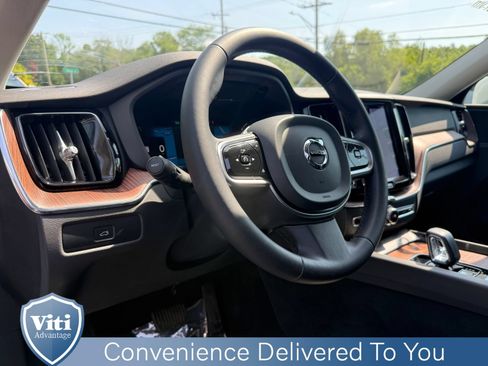 Used 2023 Volvo XC60 B5 Plus w/ Climate Package AWD/4WD image 17