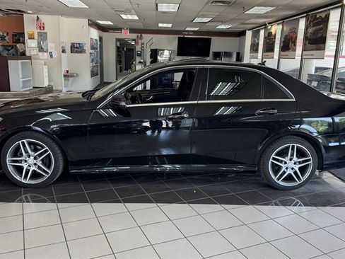 Used 2015 Mercedes-Benz E 350 4MATIC Sedan image 2