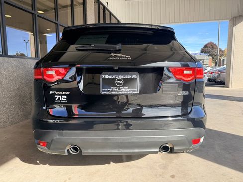 Used 2018 Jaguar F-PACE Premium image 40