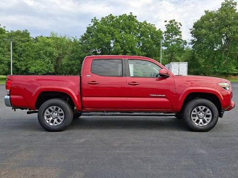 Used 2017 Toyota Tacoma SR5 w/ Tow Package AWD/4WD image 10