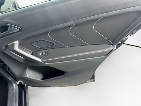 Used 2023 Volkswagen Tiguan SE image 29