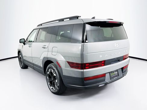 Used 2025 Hyundai Santa Fe SEL FWD image 5