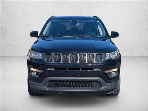 Used 2019 Jeep Compass Latitude FWD image 2
