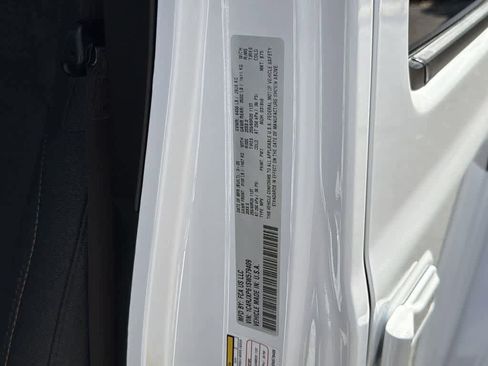 Used 2025 Jeep Wrangler Sahara AWD/4WD image 10