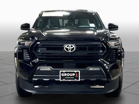 Certified 2024 Toyota Tacoma SR5 AWD/4WD image 4