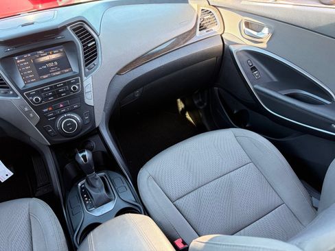 Used 2017 Hyundai Santa Fe Sport FWD image 17