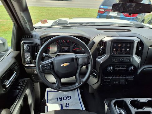 Used 2024 Chevrolet Silverado 2500 Custom w/ Custom Convenience Package AWD/4WD image 3