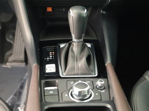 Used 2018 MAZDA MAZDA3 Touring image 21