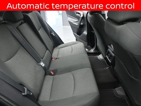 Used 2022 Toyota RAV4 XLE image 20