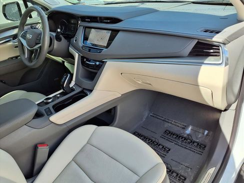 Certified 2023 Cadillac XT5 Premium Luxury image 8