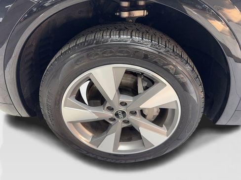 Used 2023 Audi Q5 2.0T Premium w/ Convenience Package image 89